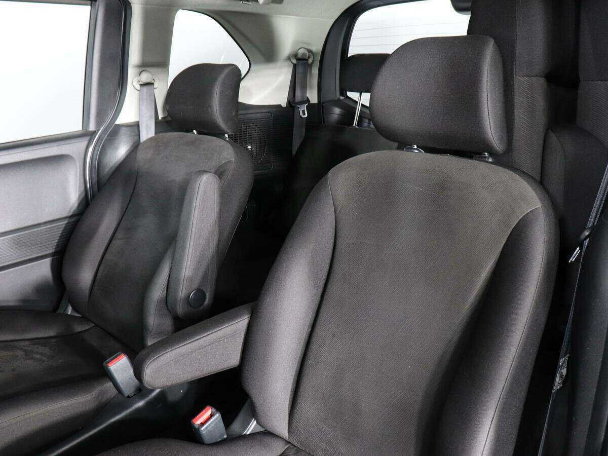 Honda Freed с пробегом — 2010 год. Фото: #10
