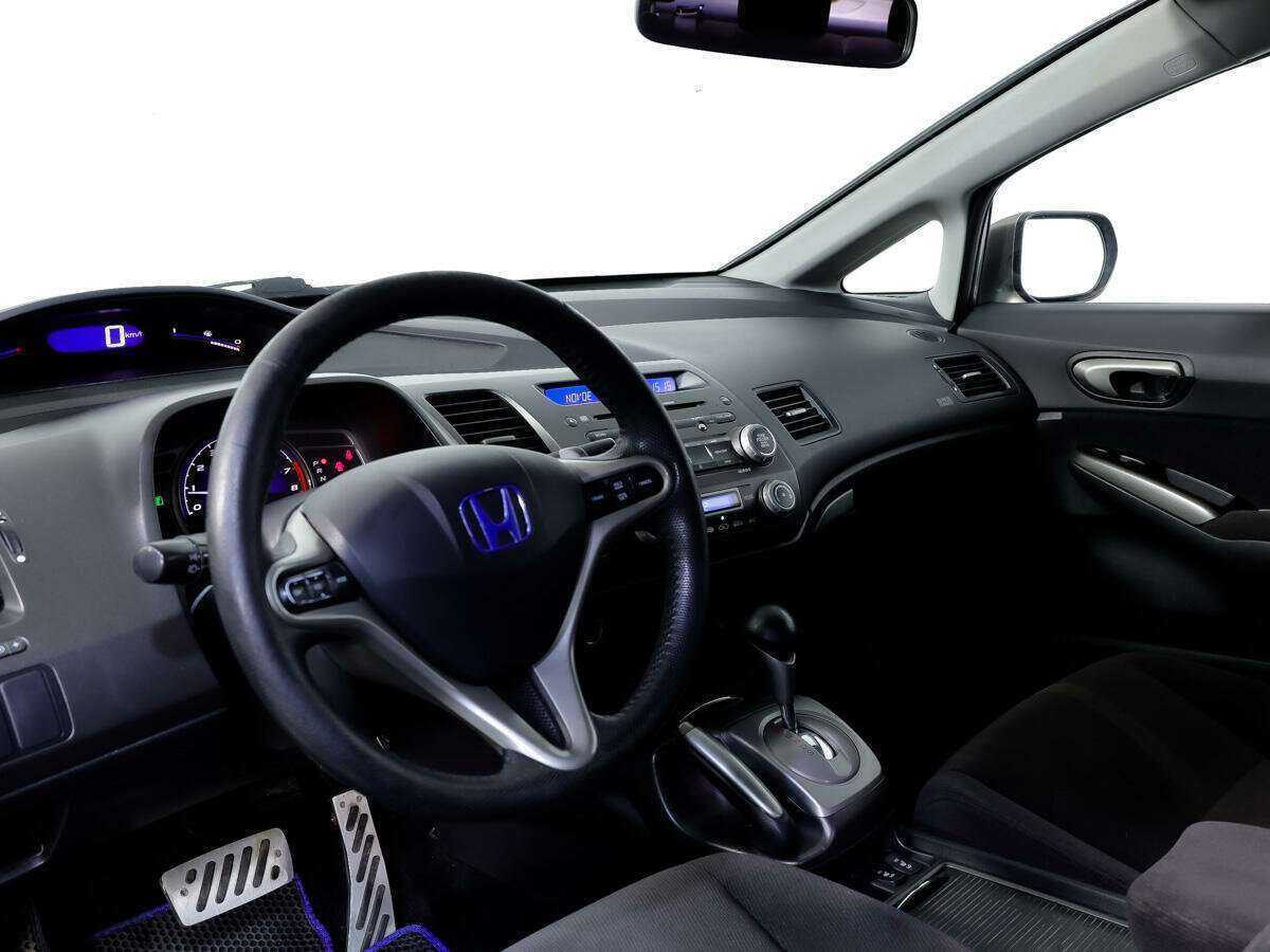Honda Civic с пробегом — 2008 год. Фото: #10