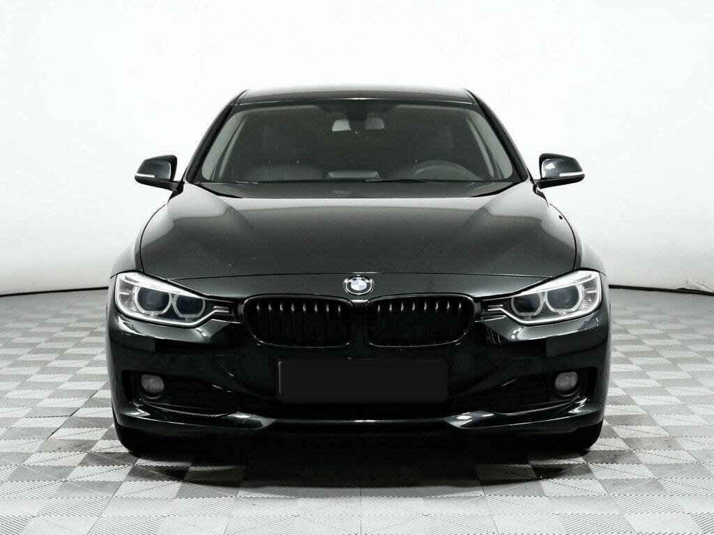 BMW 3 серии с пробегом — 2015 год. Фото: #0