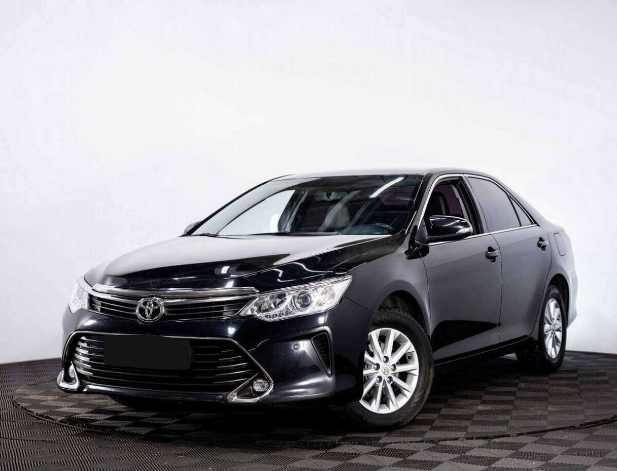 Toyota Camry с пробегом — 2018 год. Посмотреть фото