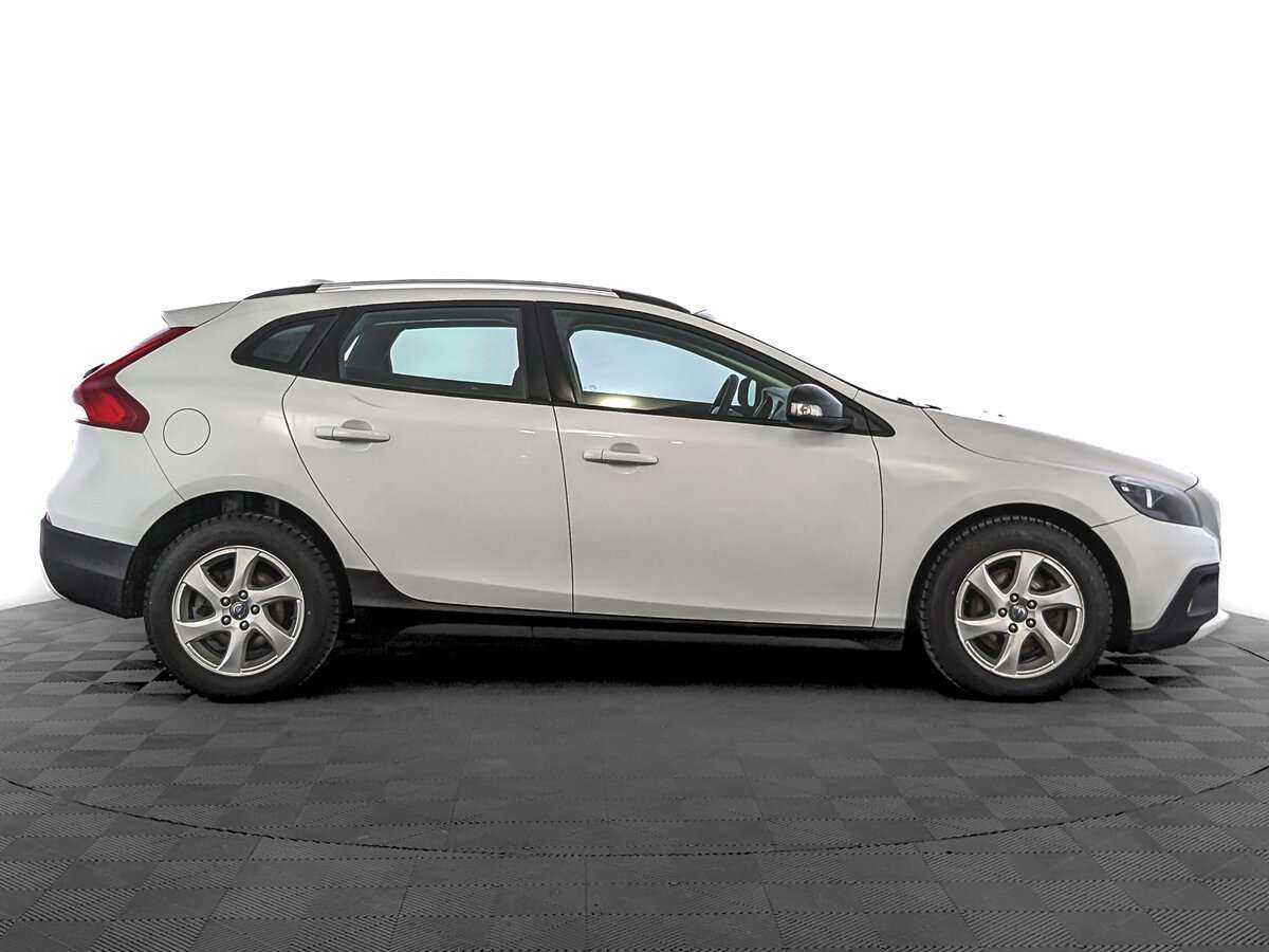 Volvo V40 Cross Country с пробегом — 2014 год. Фото: #3