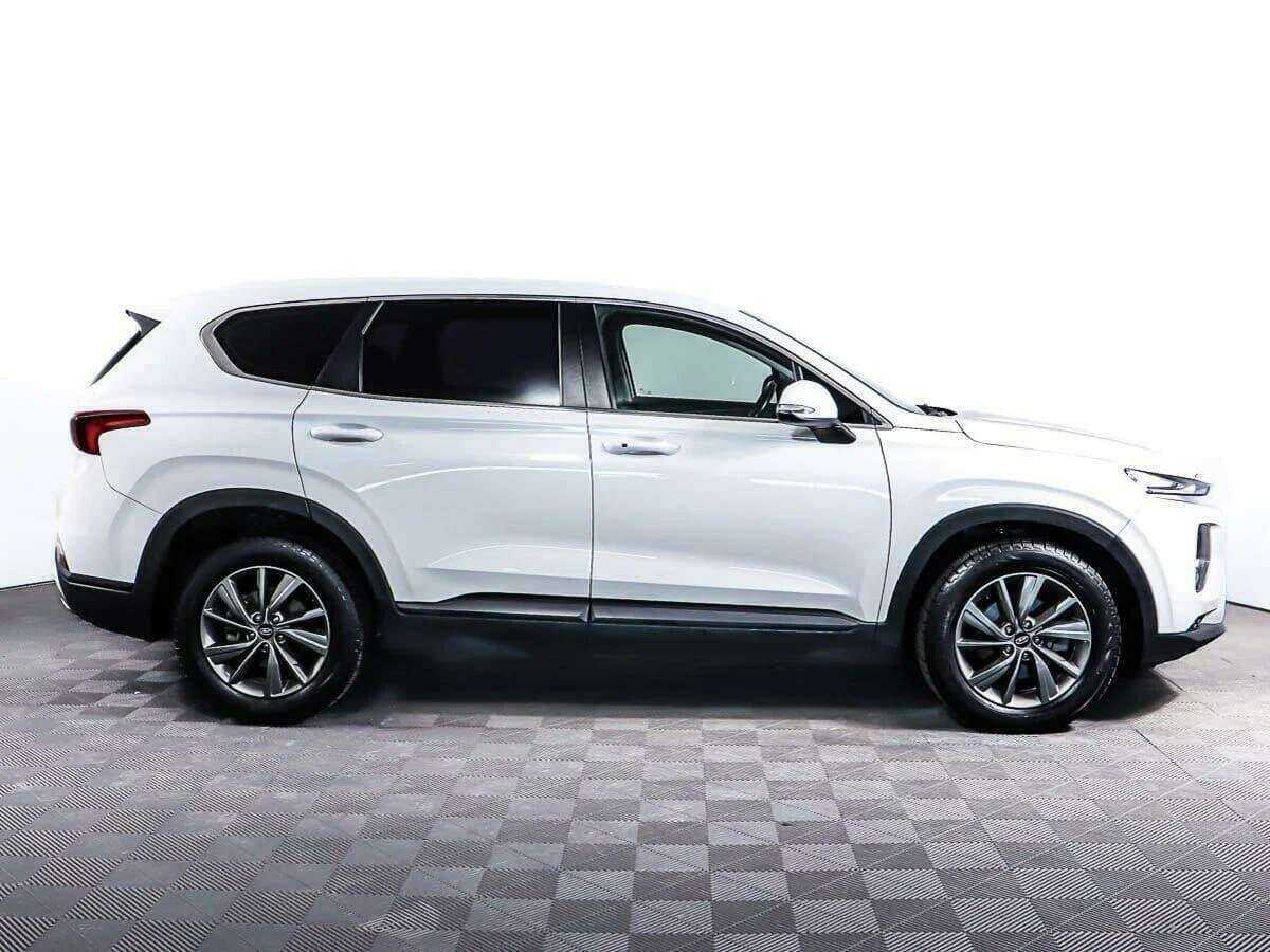 Hyundai Santa Fe с пробегом — 2018 год. Фото: #3