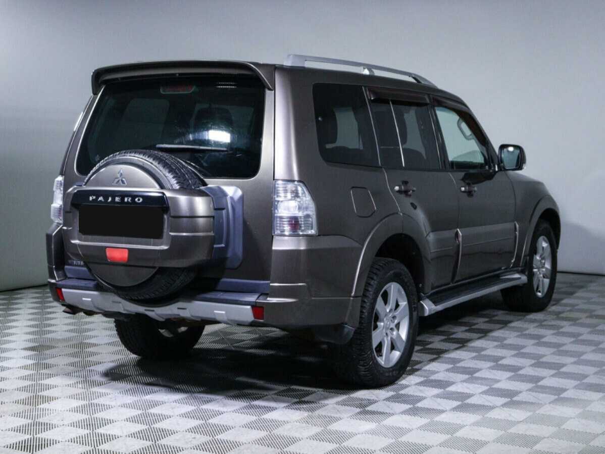 Mitsubishi Pajero с пробегом — 2010 год. Фото: #3