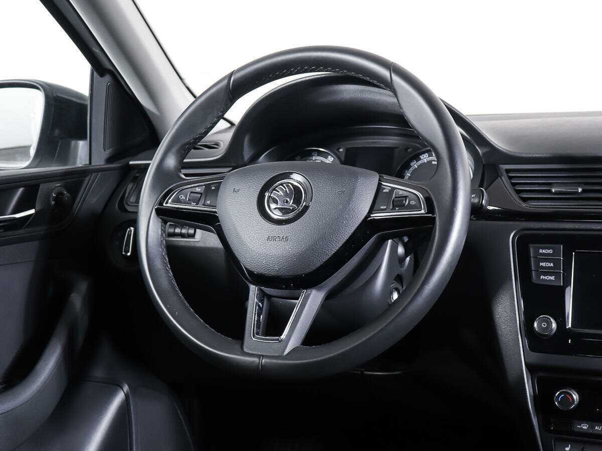 Skoda Rapid с пробегом — 2019 год. Фото: #14