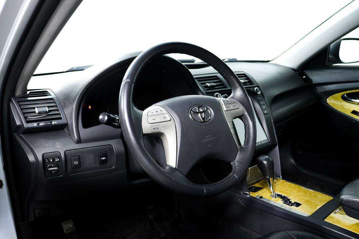 Toyota Camry с пробегом — 2006 год. Фото: #12