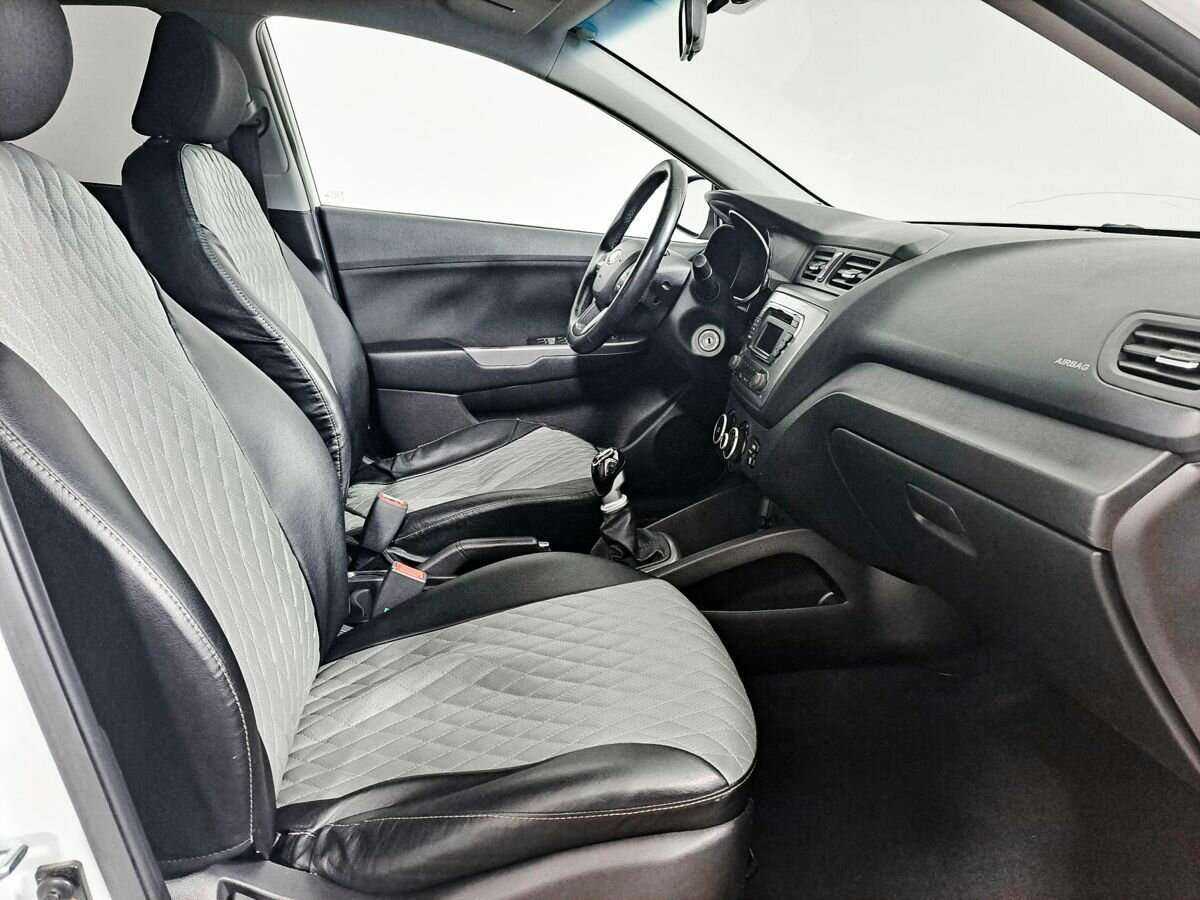 Kia Rio с пробегом — 2014 год. Фото: #6