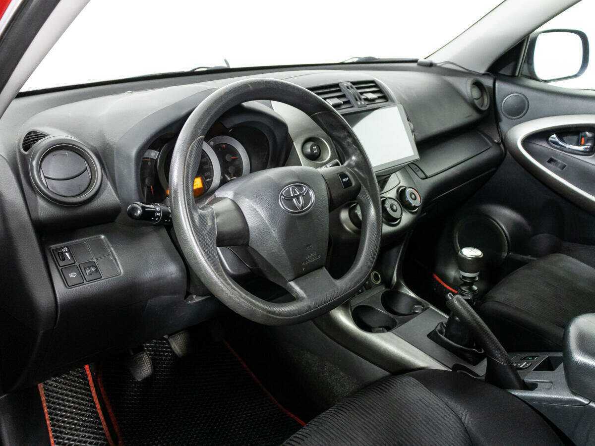 Toyota RAV4 с пробегом — 2010 год. Фото: #10
