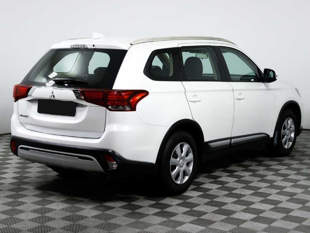 Mitsubishi Outlander с пробегом — 2021 год. Фото: #3