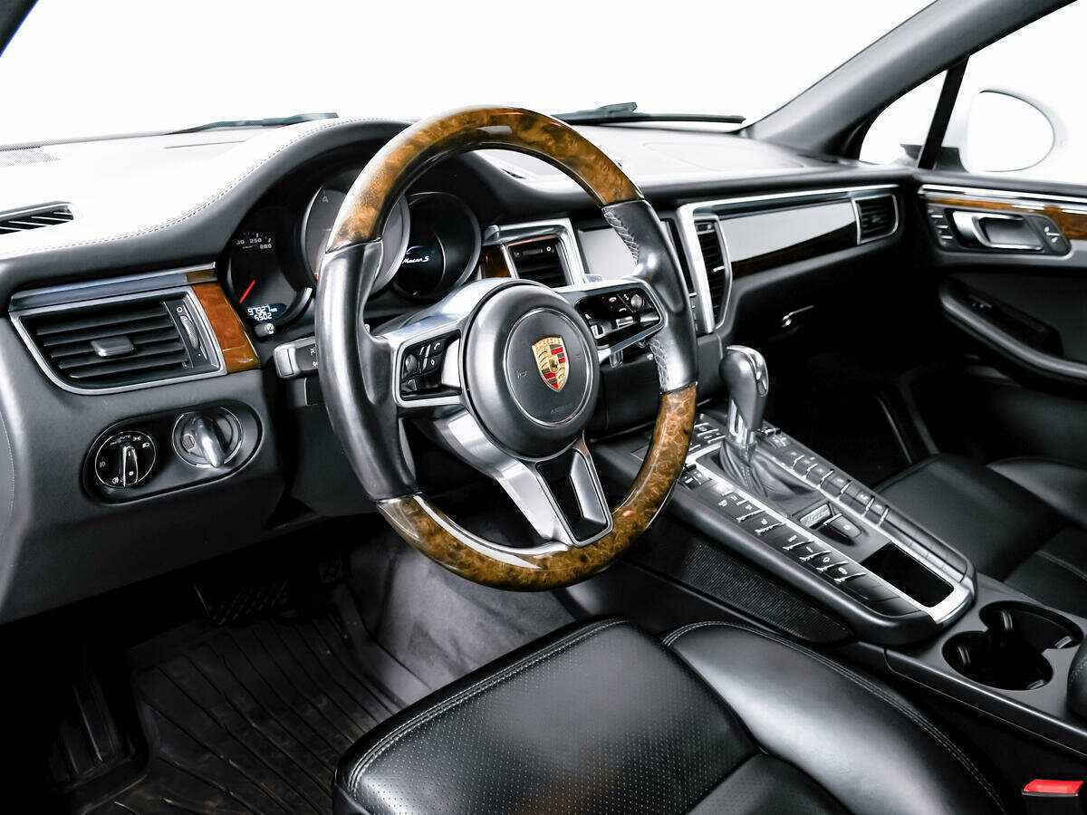 Porsche Macan с пробегом — 2014 год. Фото: #12
