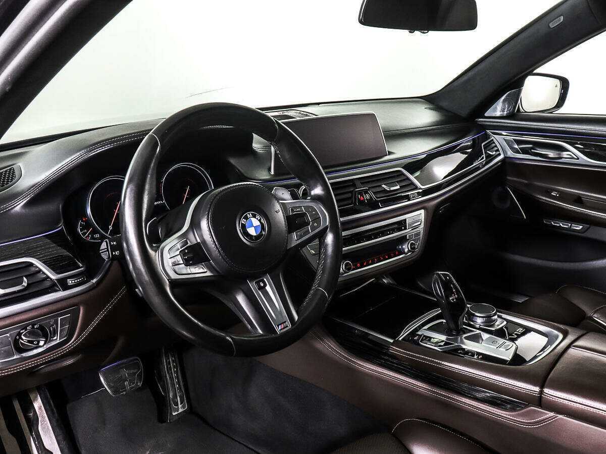 BMW 7 серии с пробегом — 2017 год. Фото: #12