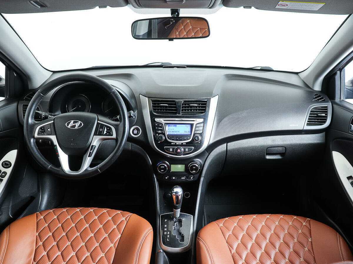 Hyundai Solaris с пробегом — 2011 год. Фото: #10