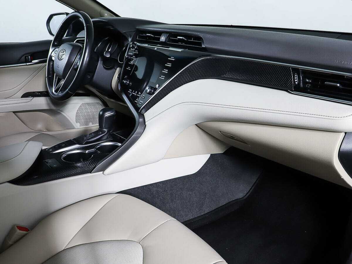 Toyota Camry с пробегом — 2019 год. Фото: #8