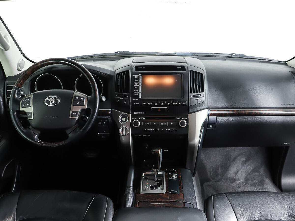 Toyota Land Cruiser с пробегом — 2011 год. Фото: #10