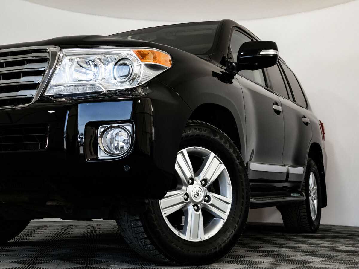 Toyota Land Cruiser с пробегом — 2013 год. Фото: #1