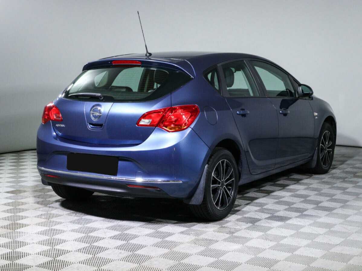 Opel Astra с пробегом — 2014 год. Фото: #4