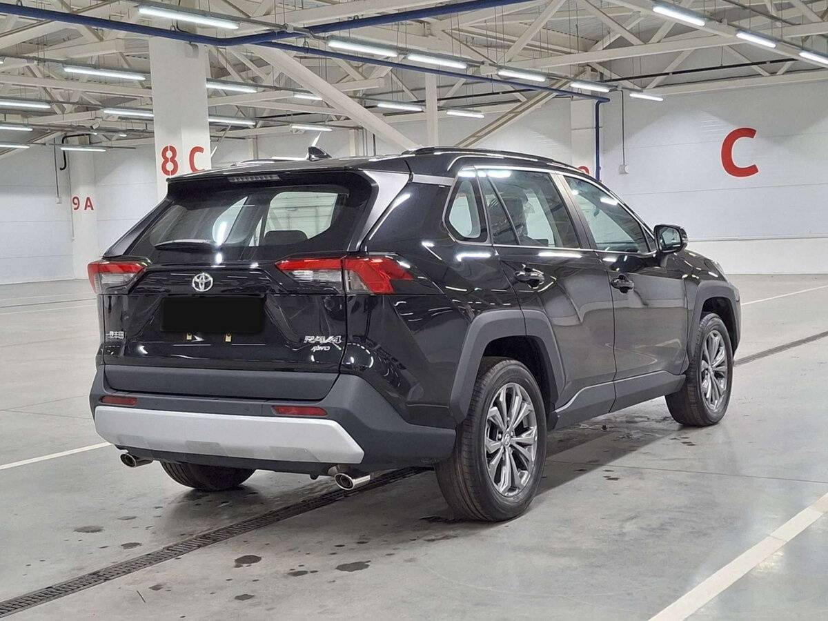 Toyota RAV4 с пробегом — 2025 год. Фото: #4