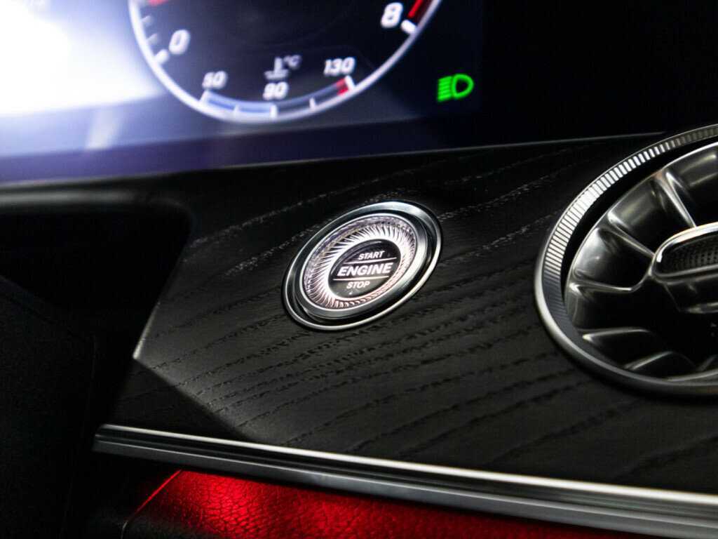 Mercedes-Benz E-Класс с пробегом — 2017 год. Фото: #23