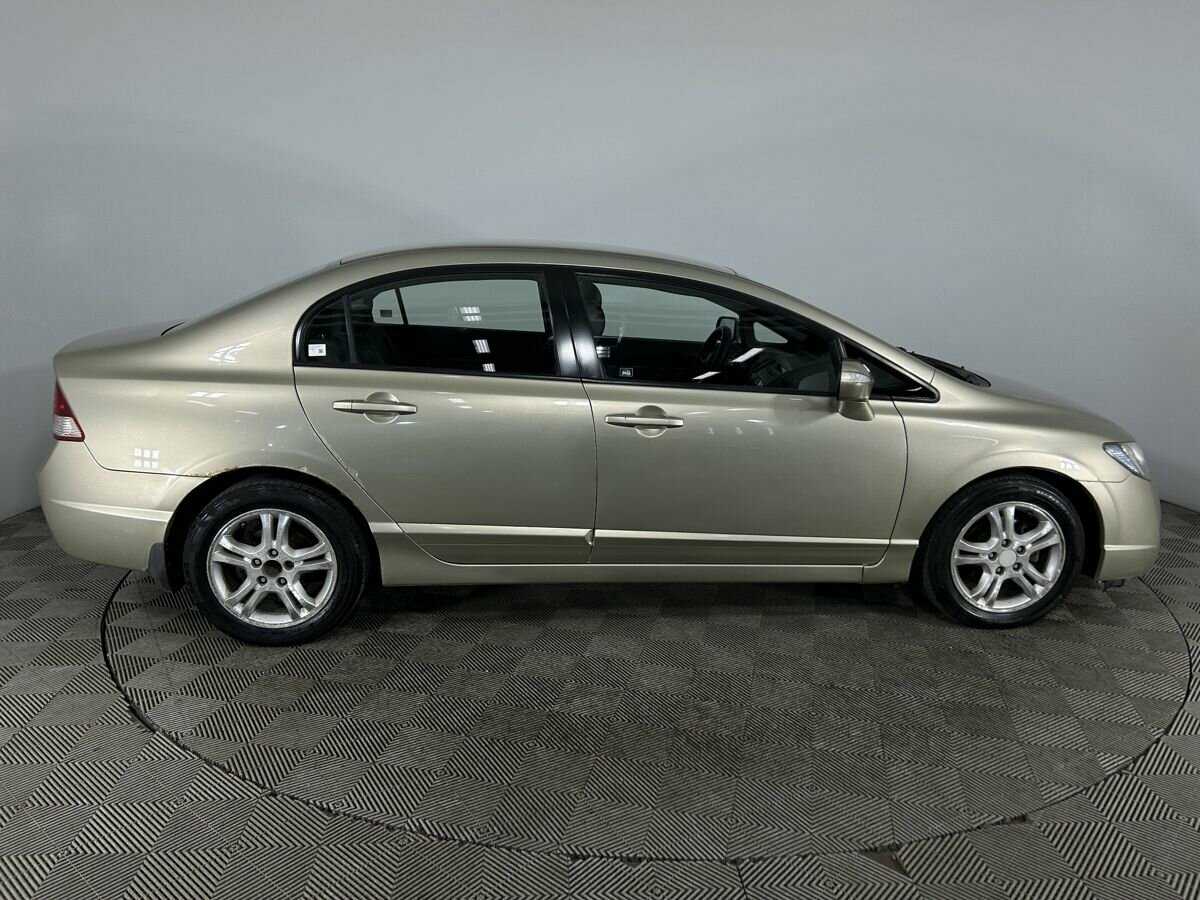 Honda Civic с пробегом — 2007 год. Фото: #3