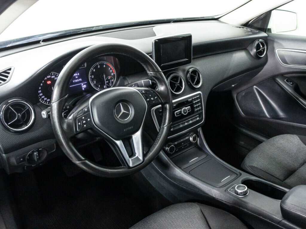 Mercedes-Benz A-Класс с пробегом — 2015 год. Фото: #10