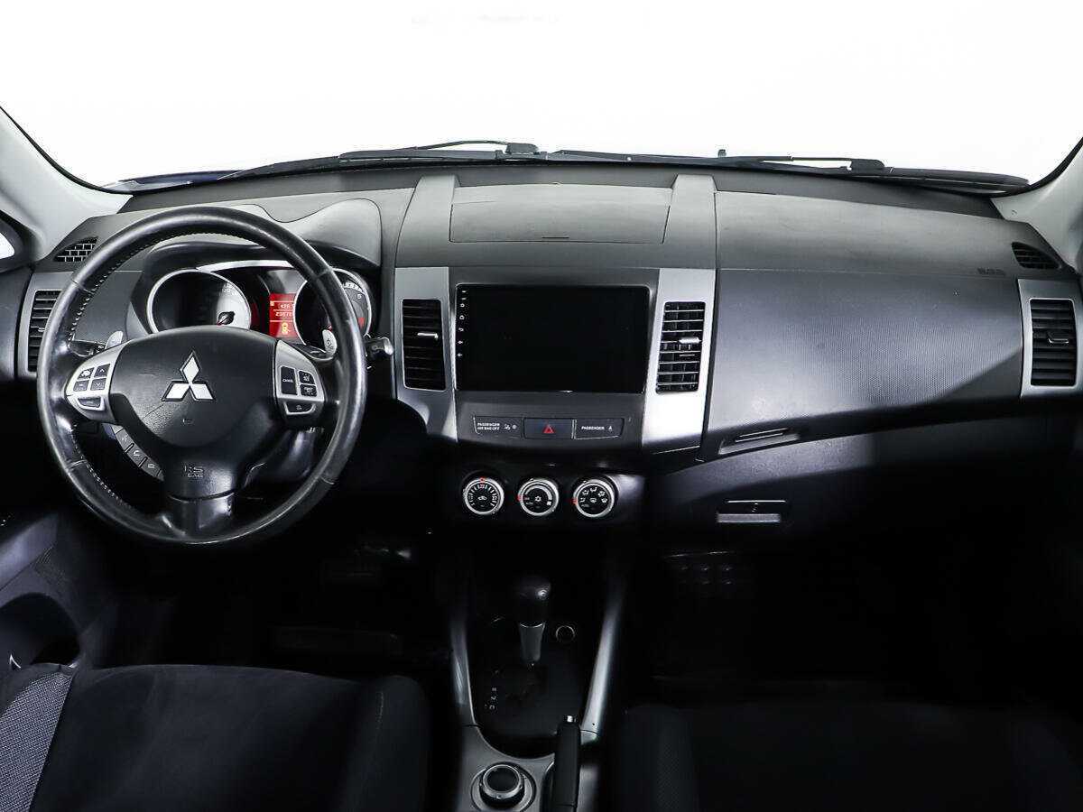 Mitsubishi Outlander с пробегом — 2008 год. Фото: #12