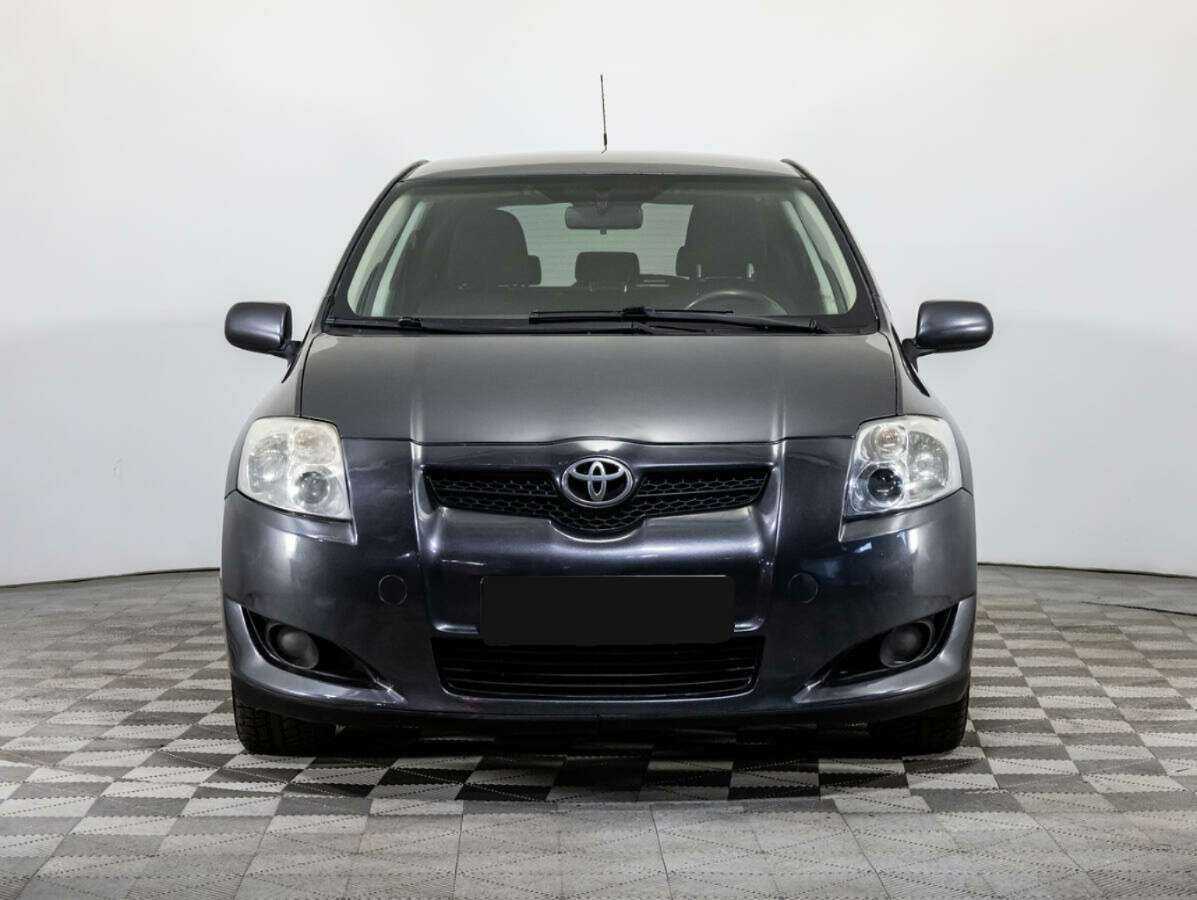 Toyota Auris с пробегом — 2008 год. Фото: #1