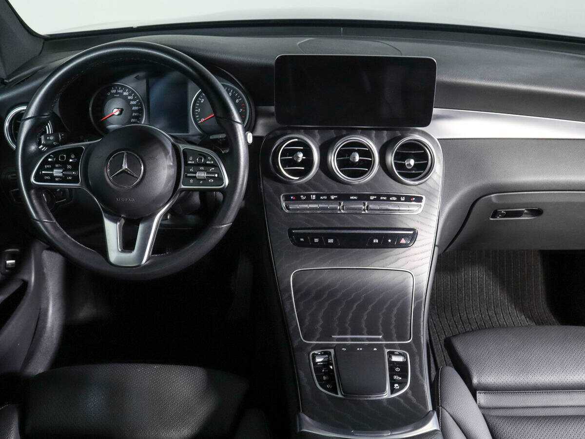 Mercedes-Benz GLC с пробегом — 2021 год. Фото: #10