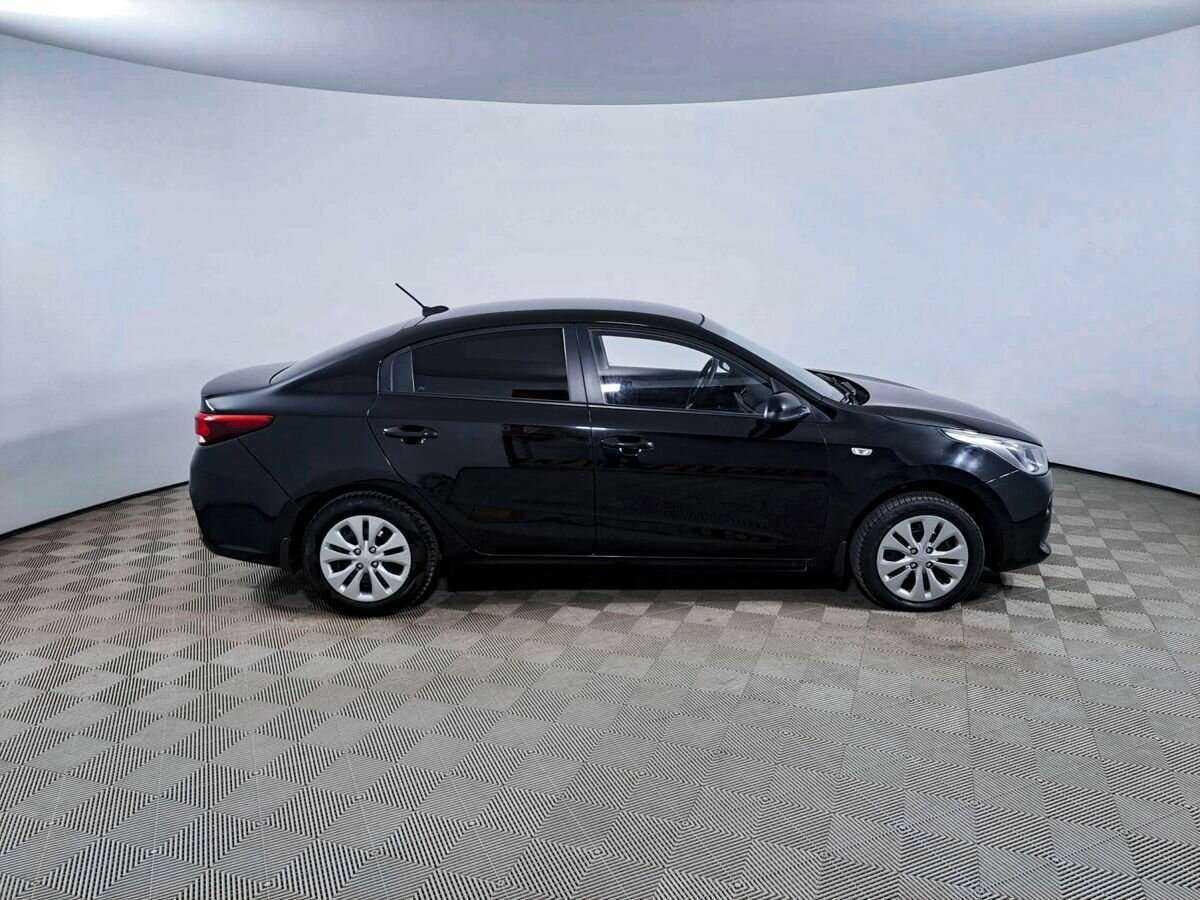 Kia Rio с пробегом — 2017 год. Фото: #3