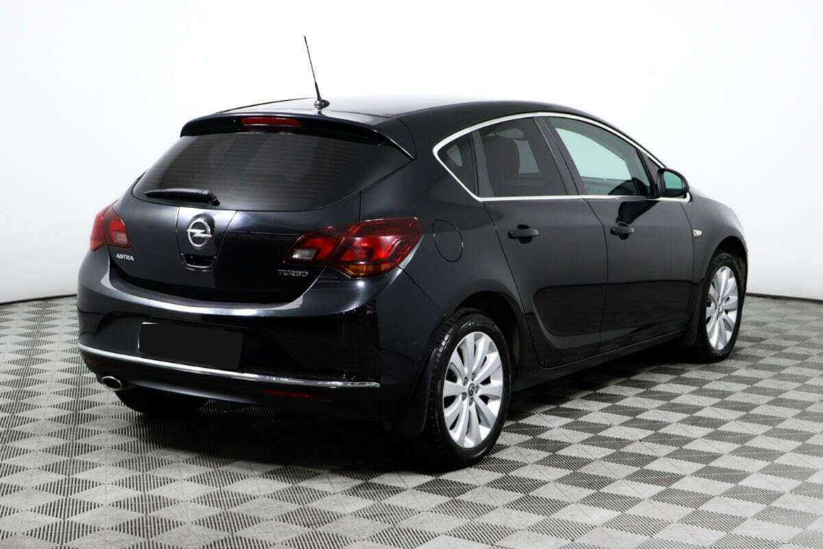 Opel Astra с пробегом — 2014 год. Фото: #4