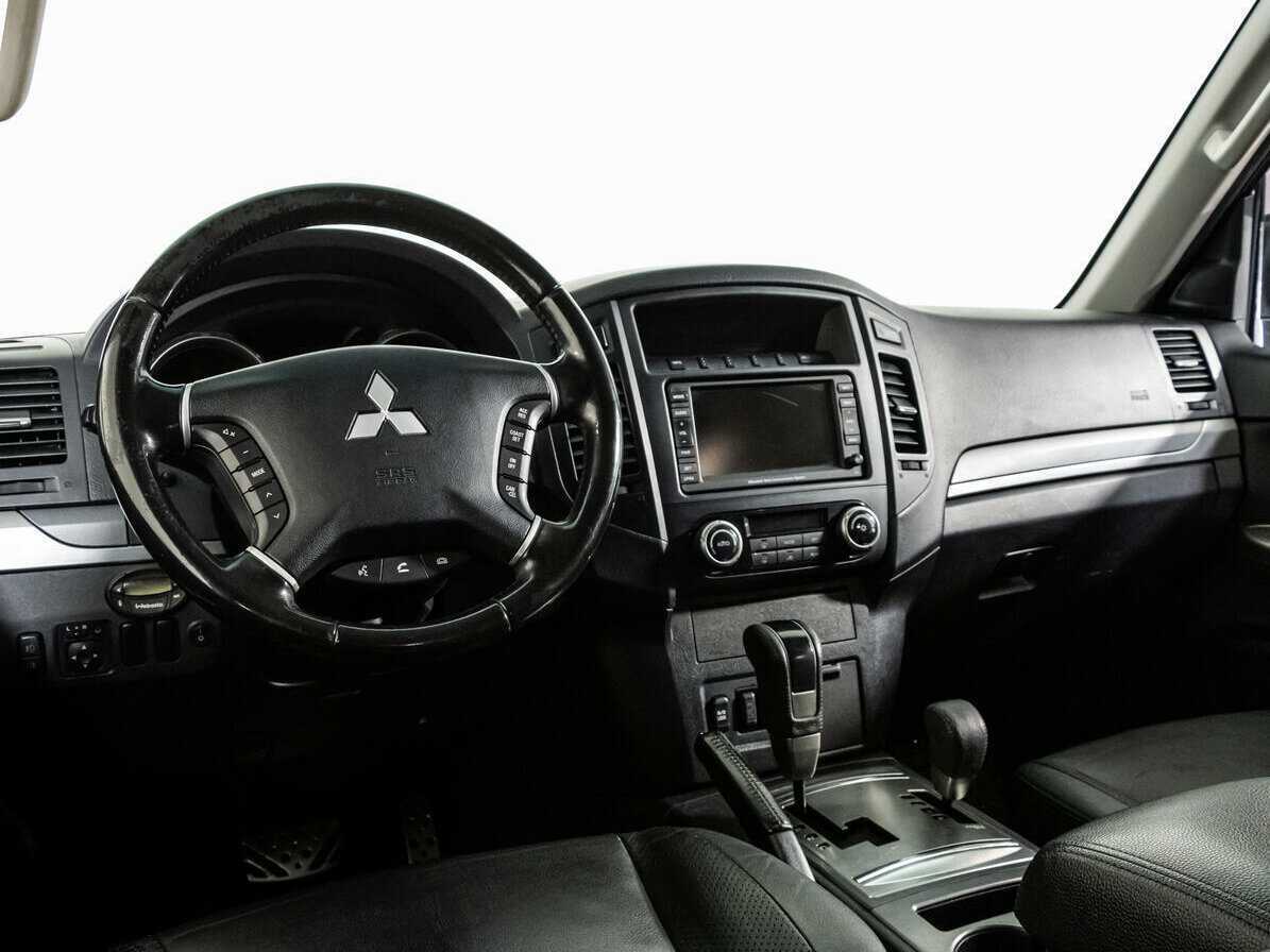 Mitsubishi Pajero с пробегом — 2011 год. Фото: #8