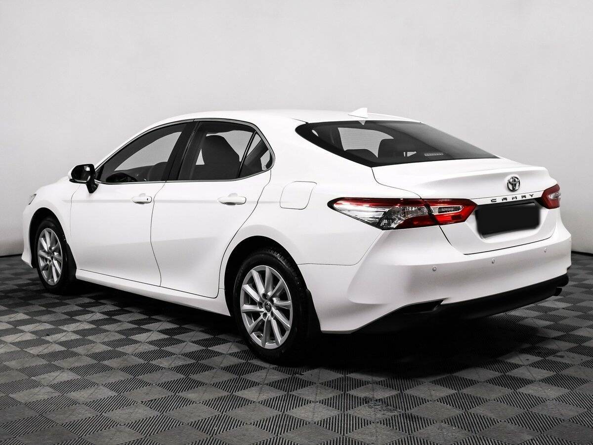 Toyota Camry с пробегом — 2021 год. Фото: #6