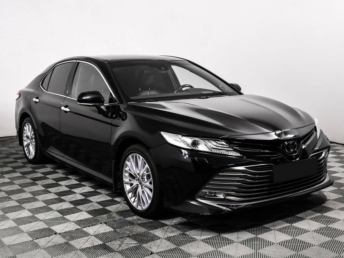 Toyota Camry с пробегом — 2021 год. Фото: #2