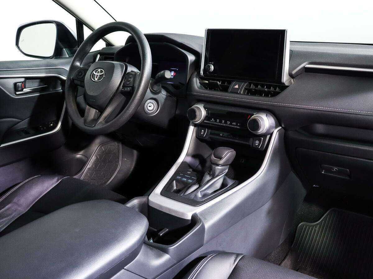 Toyota RAV4 с пробегом — 2022 год. Фото: #6