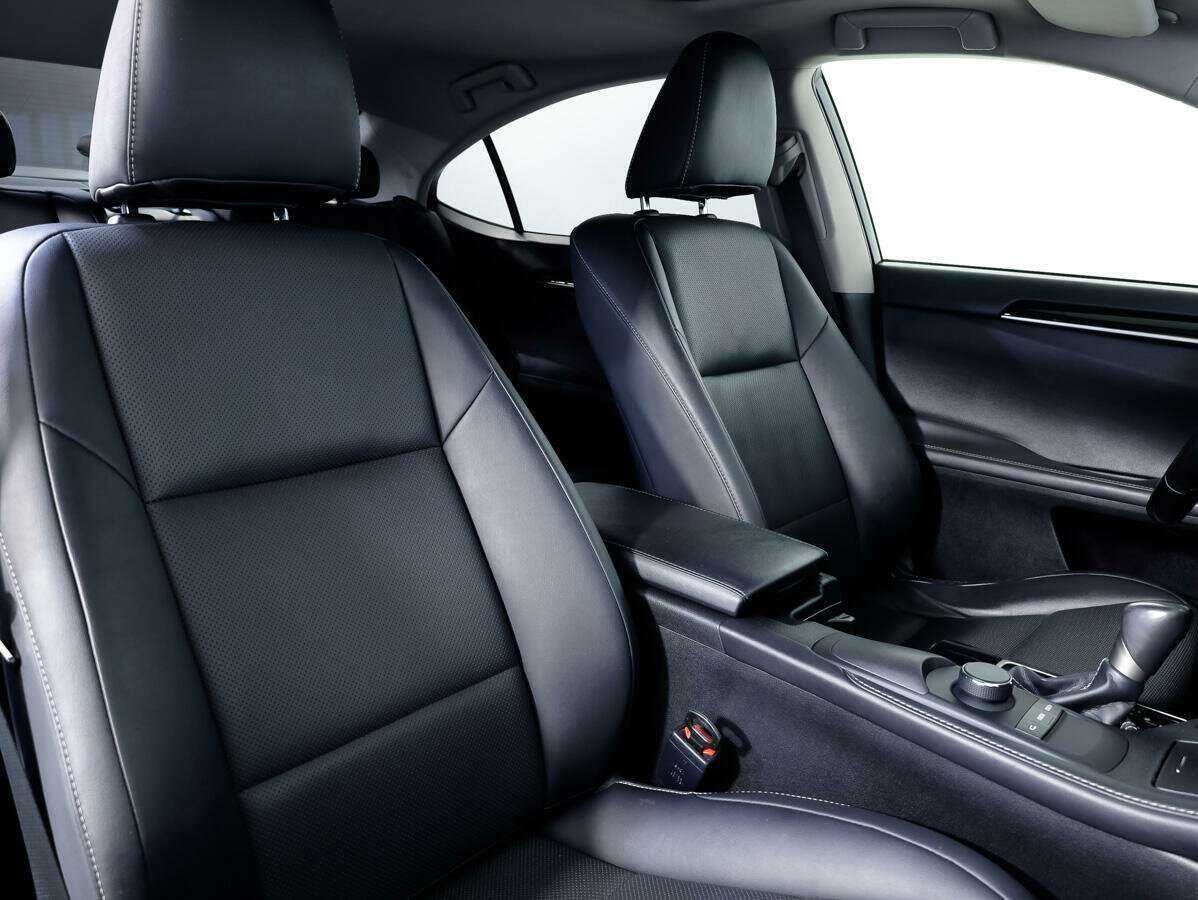 Lexus ES с пробегом — 2017 год. Фото: #12