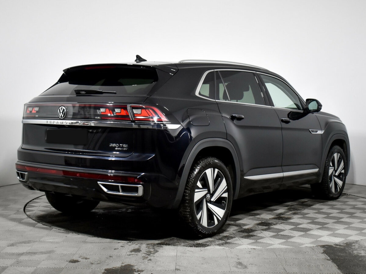 Volkswagen Teramont с пробегом — 2023 год. Фото: #3
