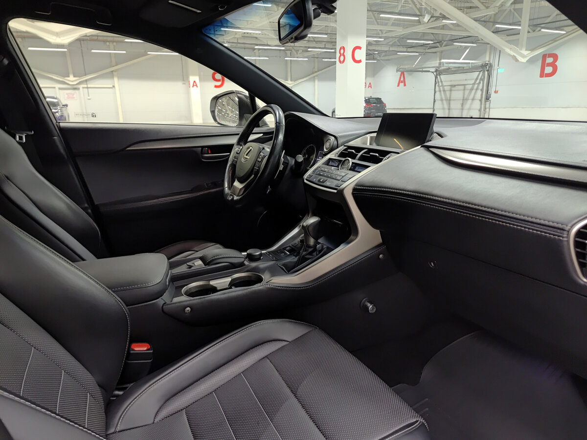 Lexus NX с пробегом — 2014 год. Фото: #10