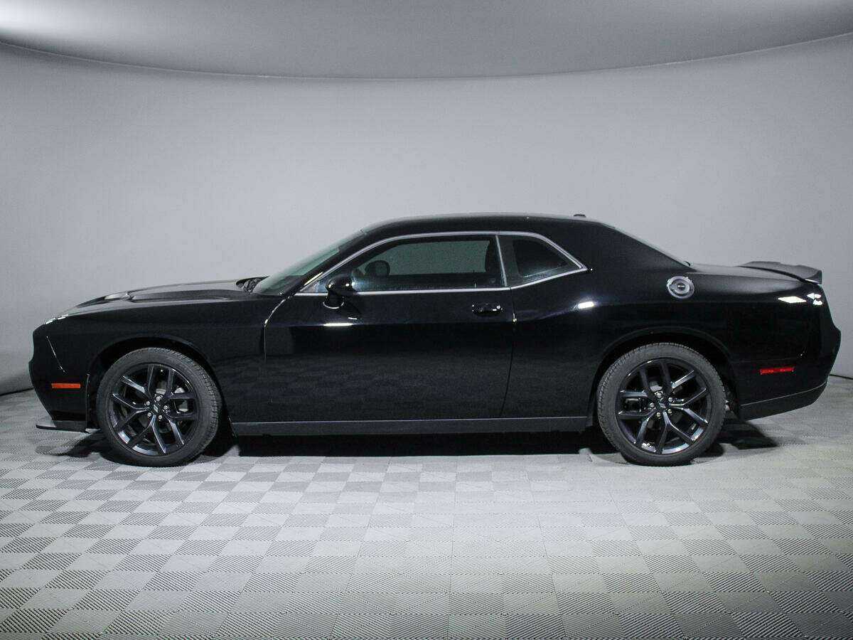 Dodge Challenger с пробегом — 2022 год. Фото: #6