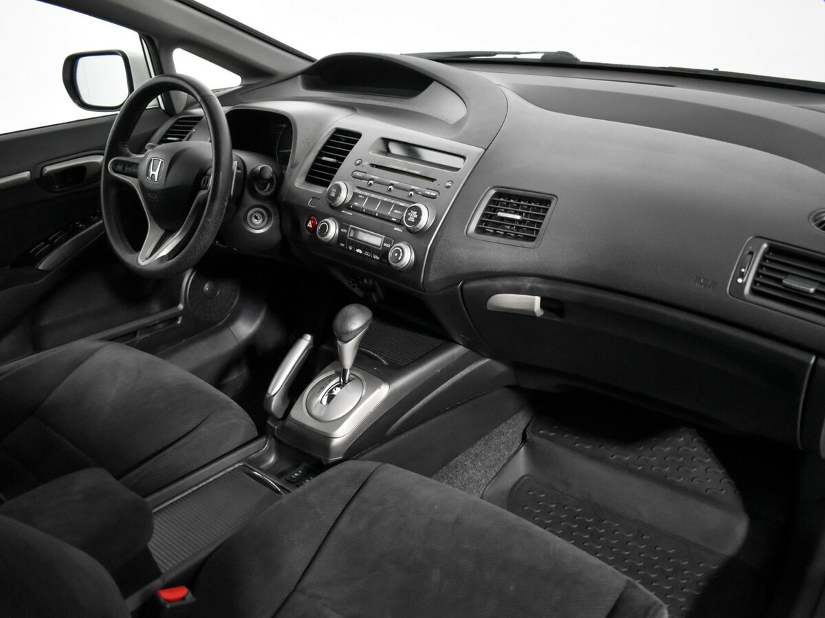 Honda Civic с пробегом — 2011 год. Фото: #10