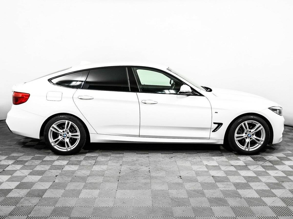 BMW 3 серии с пробегом — 2018 год. Фото: #3