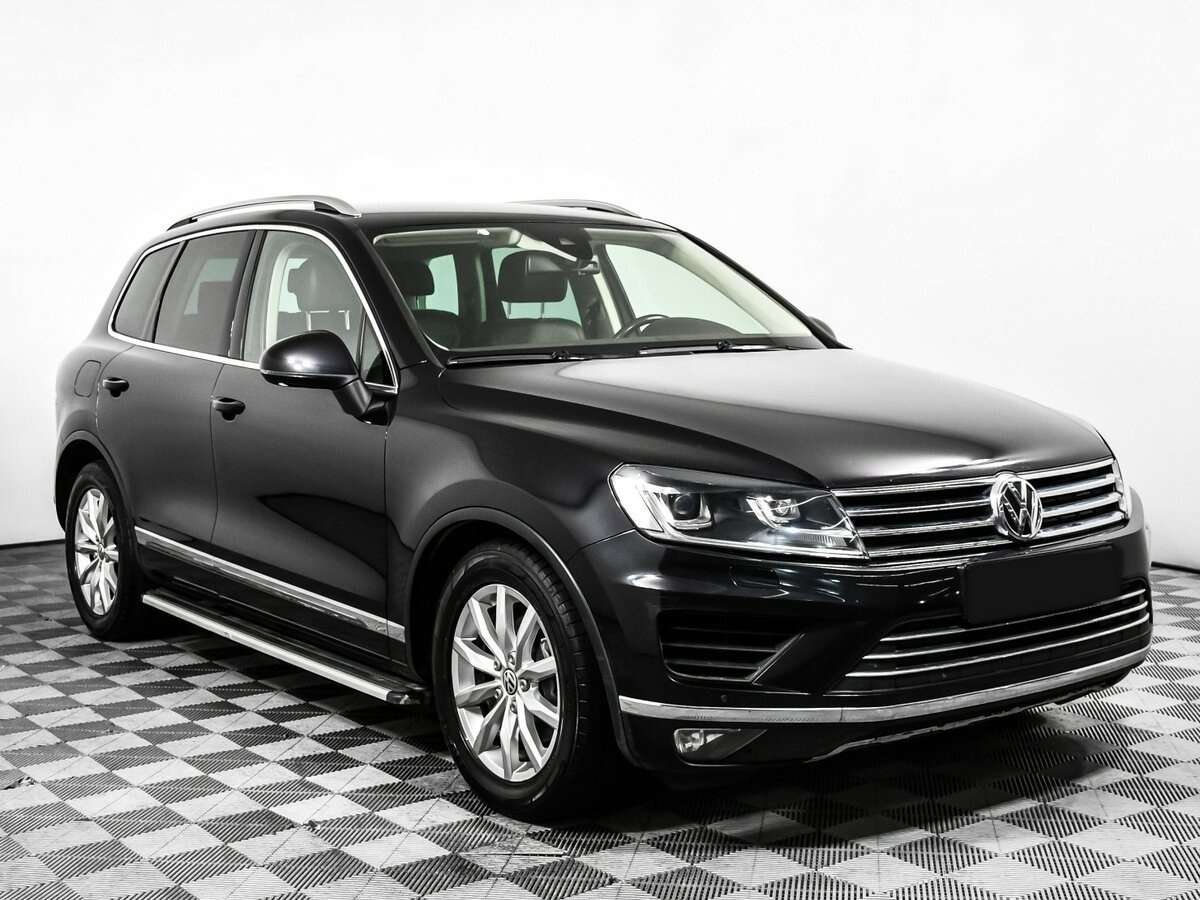Volkswagen Touareg с пробегом — 2015 год. Фото: #2