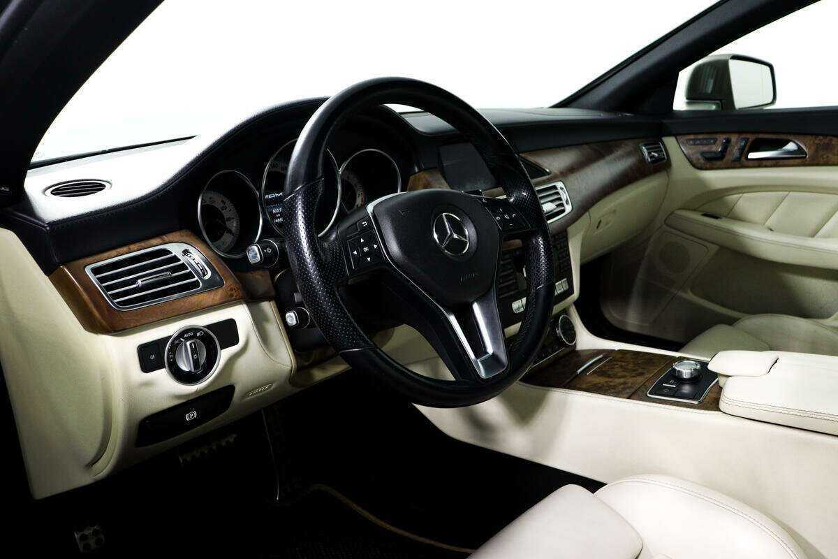 Mercedes-Benz CLS с пробегом — 2013 год. Фото: #12