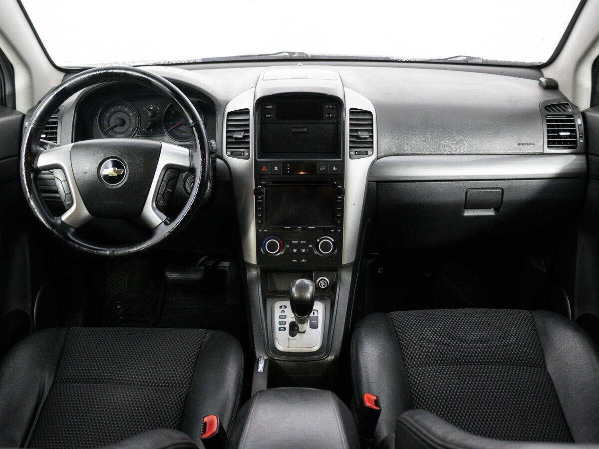 Chevrolet Captiva с пробегом — 2011 год. Фото: #11