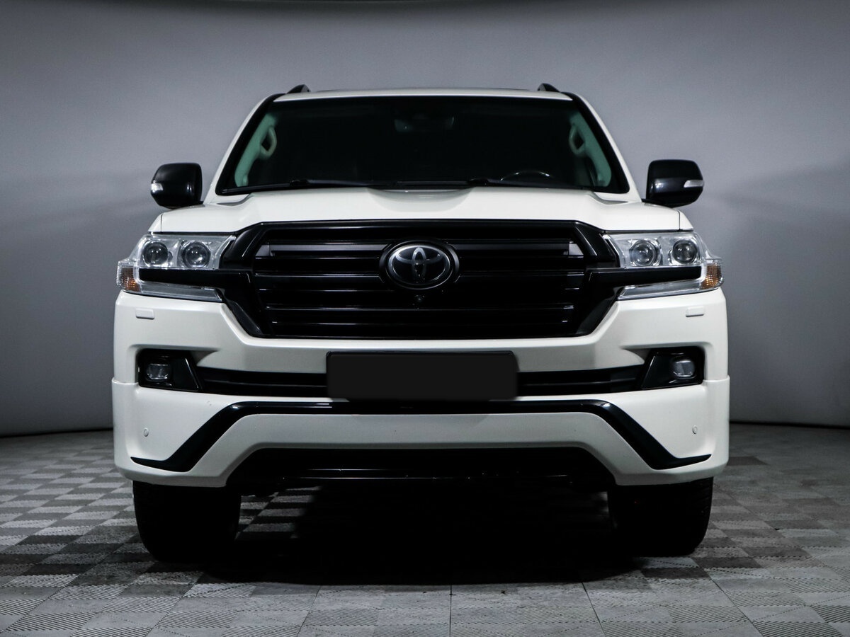 Toyota Land Cruiser с пробегом — 2018 год. Фото: #1