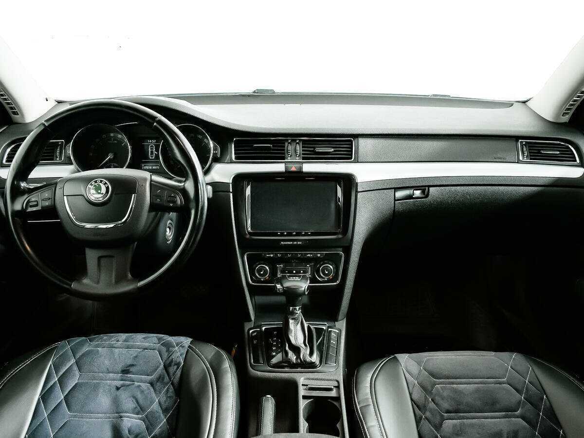 Skoda Superb с пробегом — 2009 год. Фото: #10