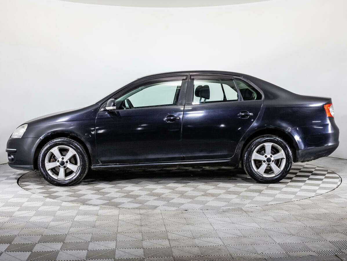 Volkswagen Jetta с пробегом — 2009 год. Фото: #7