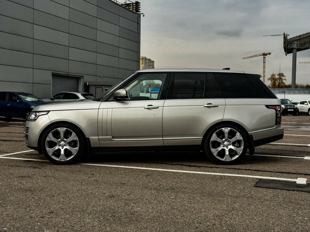 Land Rover Range Rover с пробегом — 2017 год. Фото: #7