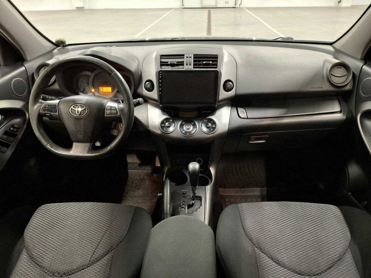 Toyota RAV4 с пробегом — 2011 год. Фото: #13