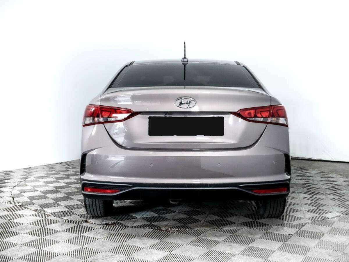 Hyundai Solaris с пробегом — 2022 год. Фото: #3