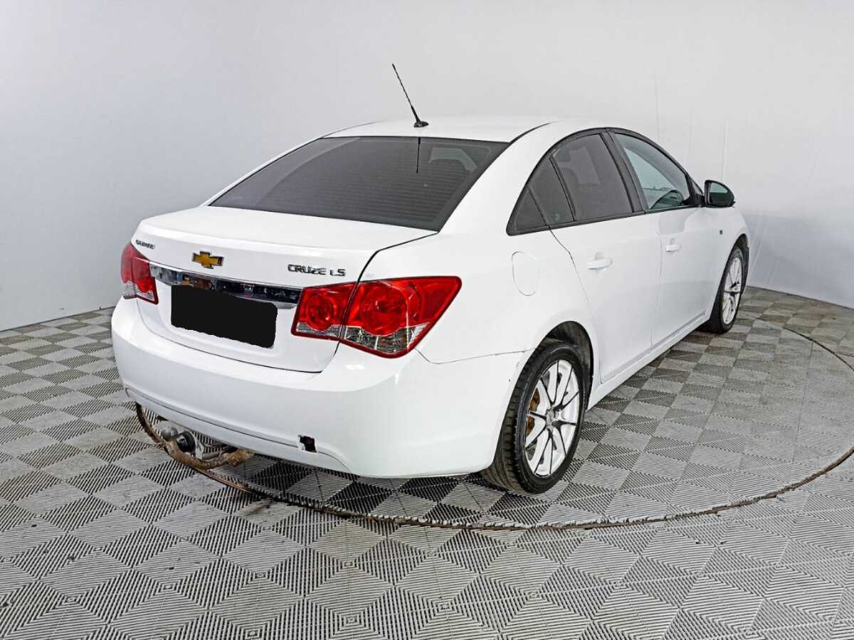 Chevrolet Cruze с пробегом — 2012 год. Фото: #4