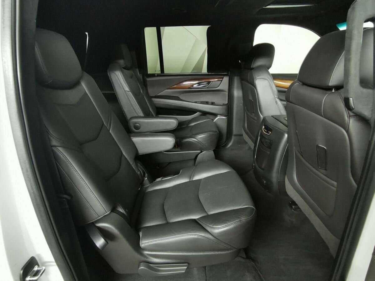 Cadillac Escalade с пробегом — 2016 год. Фото: #9