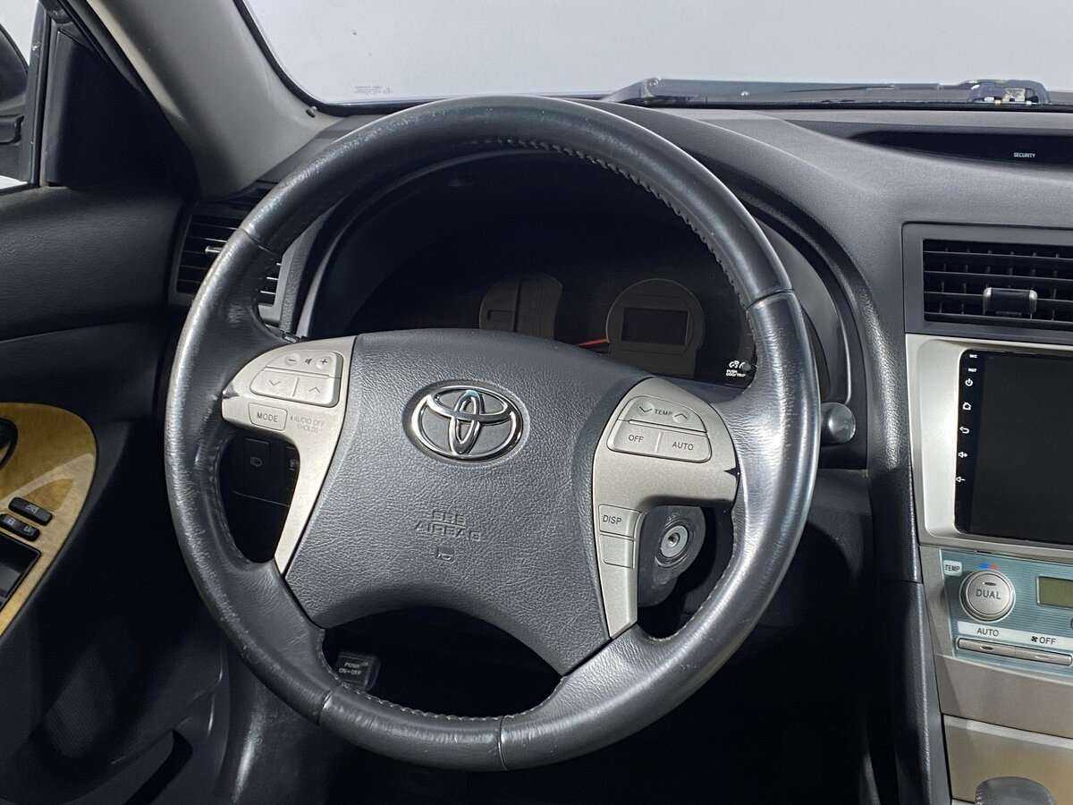 Toyota Camry с пробегом — 2006 год. Фото: #9